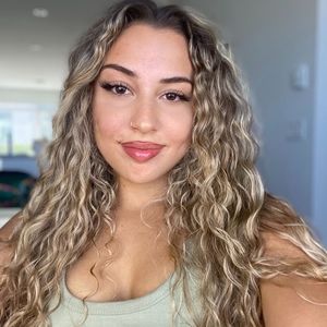 Meet your Posher, Kalisha